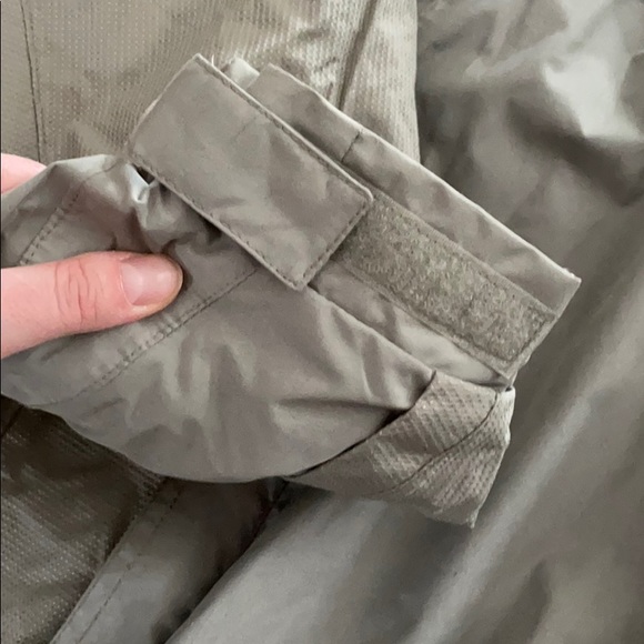 Windbreaker - Picture 4 of 8